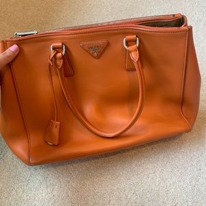 AUTHENTIC Prada Galleria Saffiano Tote